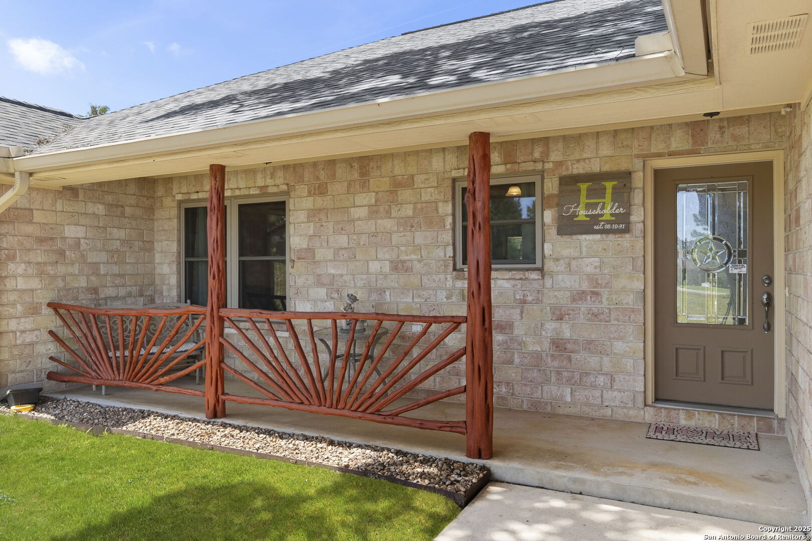 1233 Hillside Oaks Dr