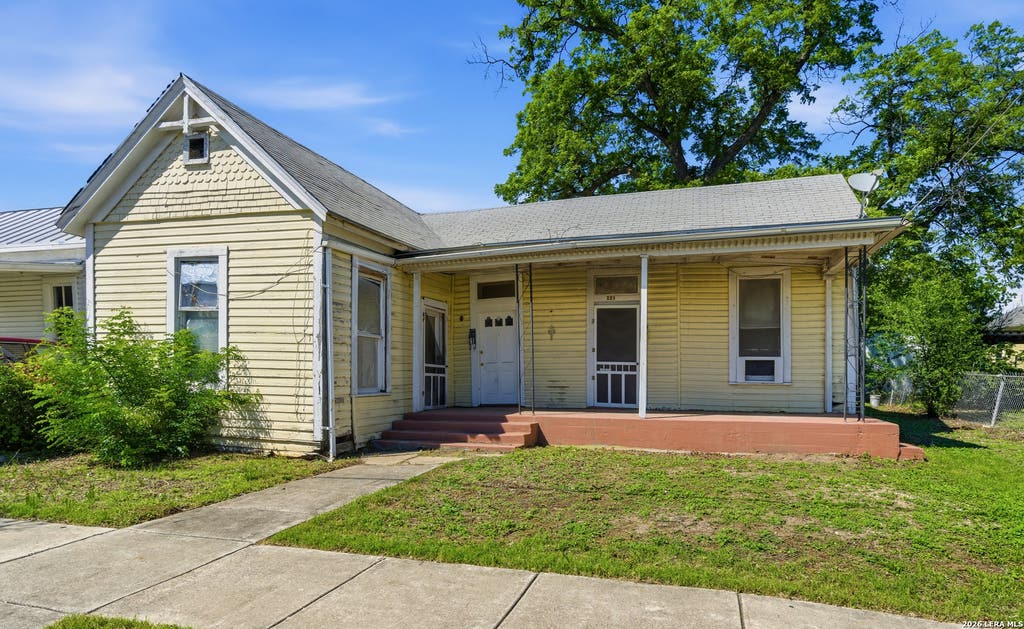 Photo of 221 Leigh, San Antonio, TX 78210 (MLS # 1957796)