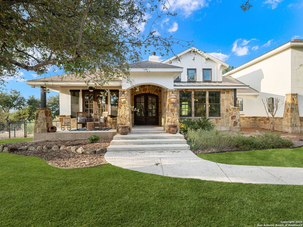 Photo of 382 Upland Ct, Canyon Lake, TX 78133 (MLS # 1926299)