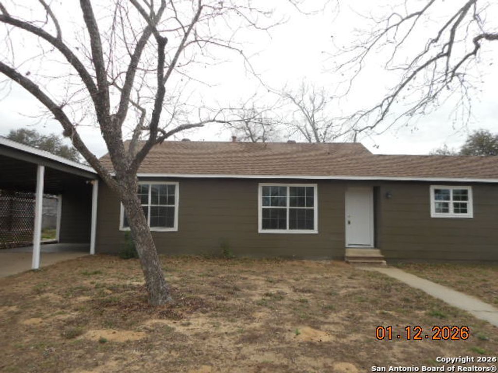 Photo of 1012 Anna Dr, Pleasanton, TX 78064 (MLS # 1934779)