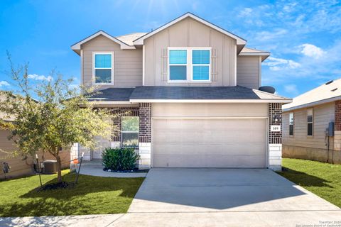 109 Hogans Aly Floresville TX 78114