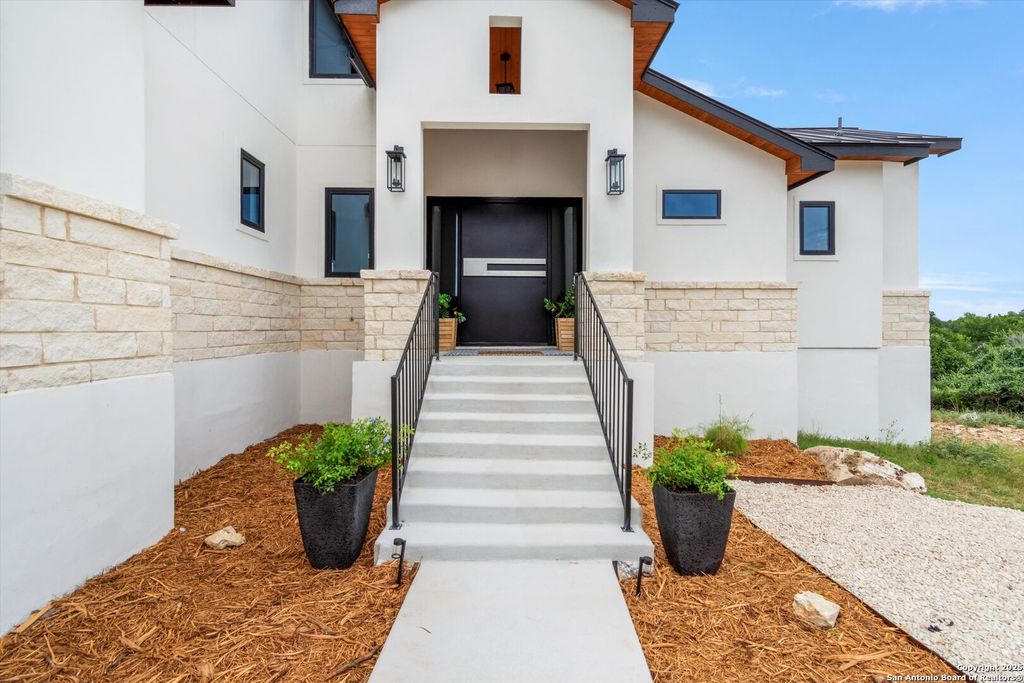 Photo of 956 Petite Verdot, New Braunfels, TX 78132 (MLS # 1926595)