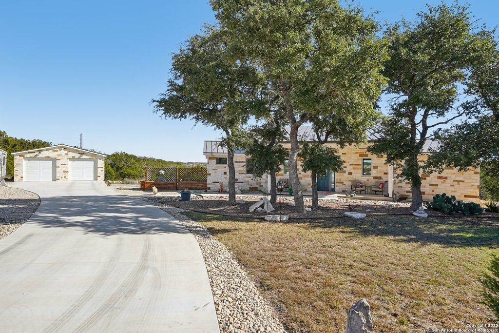 Photo of 145 Longhorn Trail, Kerrville, TX 78028 (MLS # 1929762)