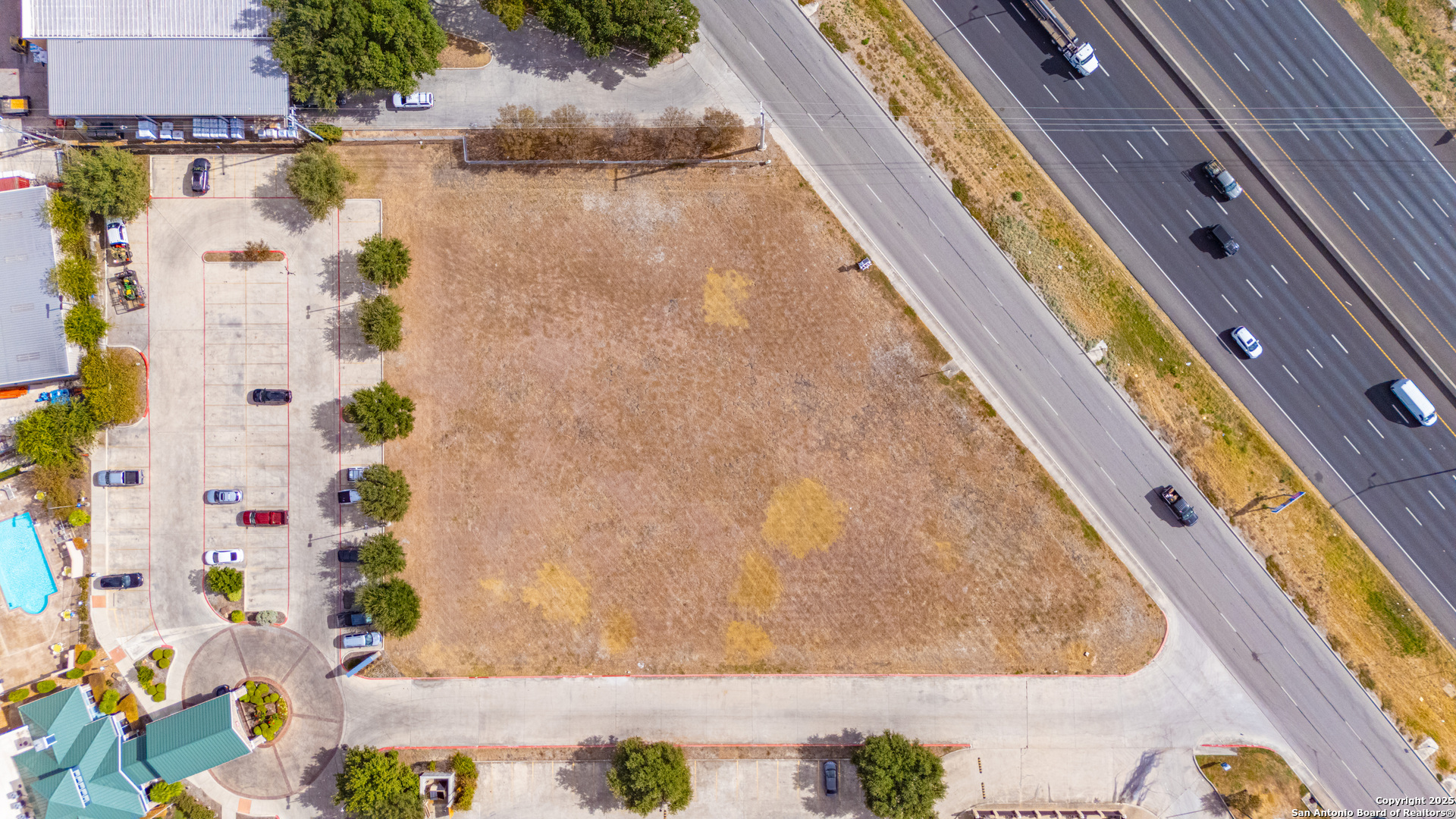 1501 N Business IH 35