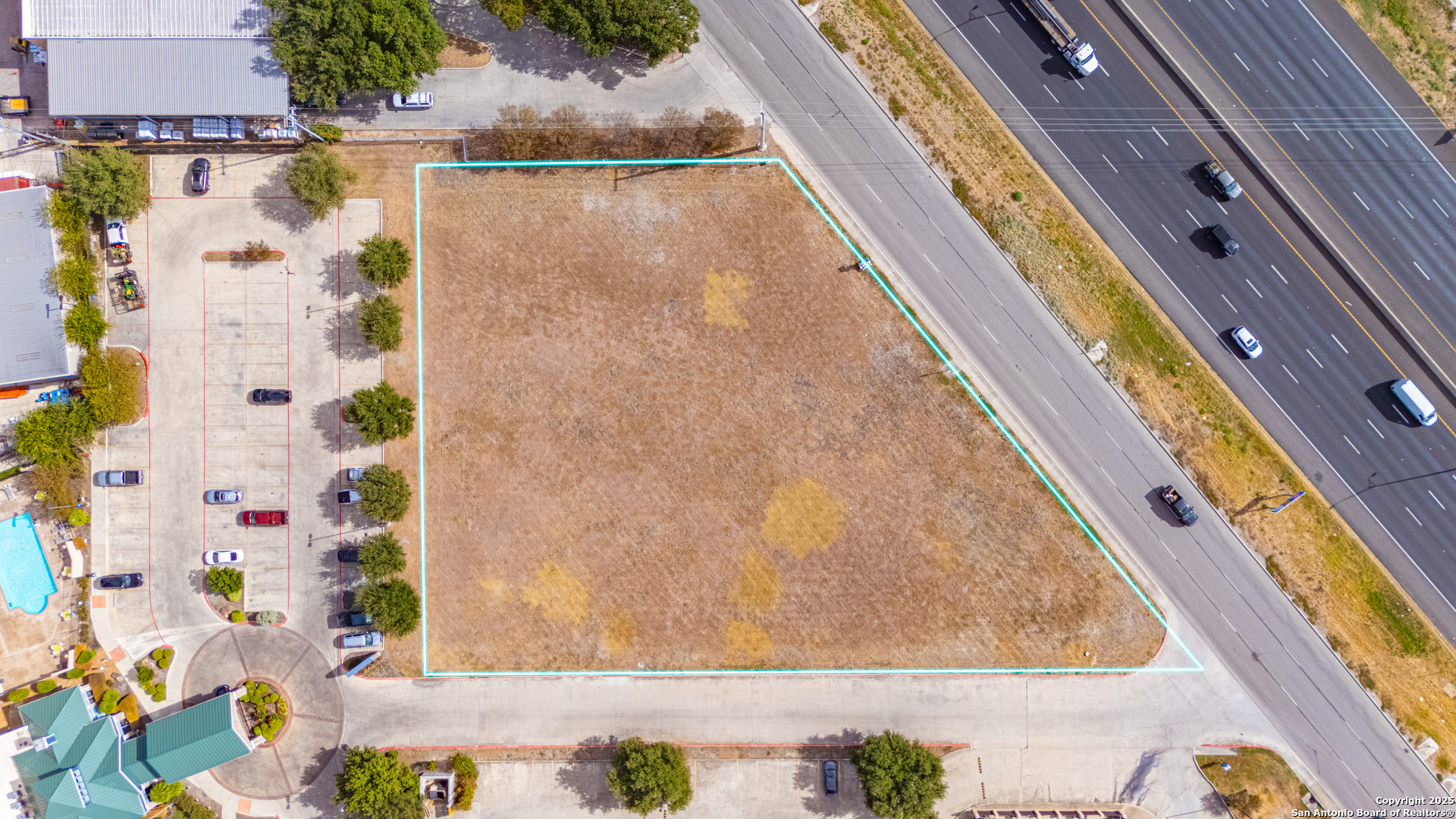 1501 N Business IH 35