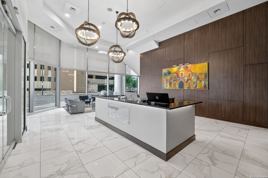 Photo of 610 E Market St UNIT 2605, San Antonio, TX 78205 (MLS # 2002772)