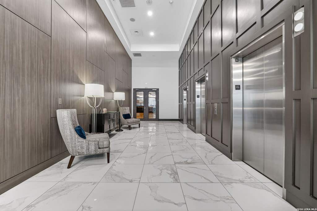 Photo of 610 E Market St UNIT 2605, San Antonio, TX 78205 (MLS # 2002772)