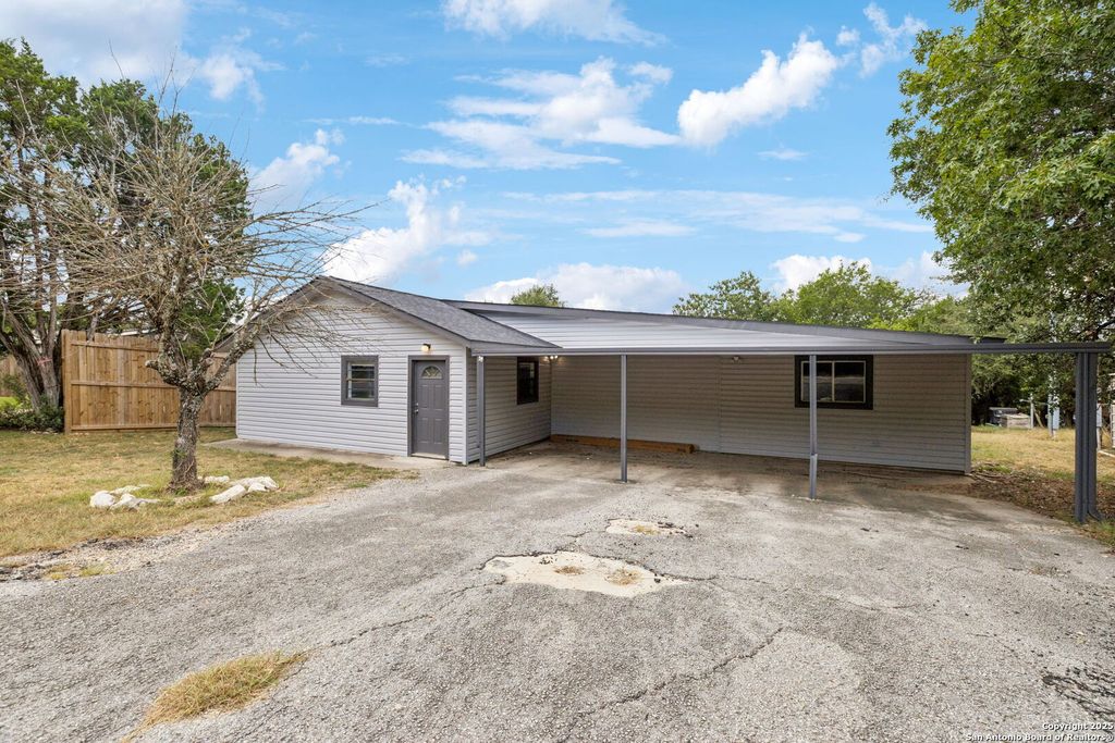 Photo of 1272 Rotherman, Canyon Lake, TX 78133 (MLS # 1895358)