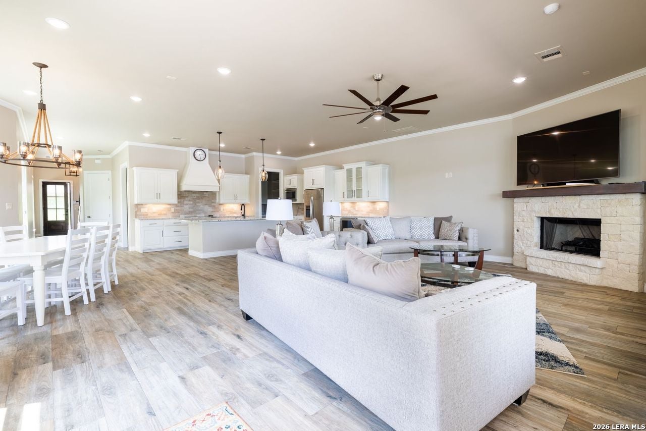 2238 Williams Lakeshore