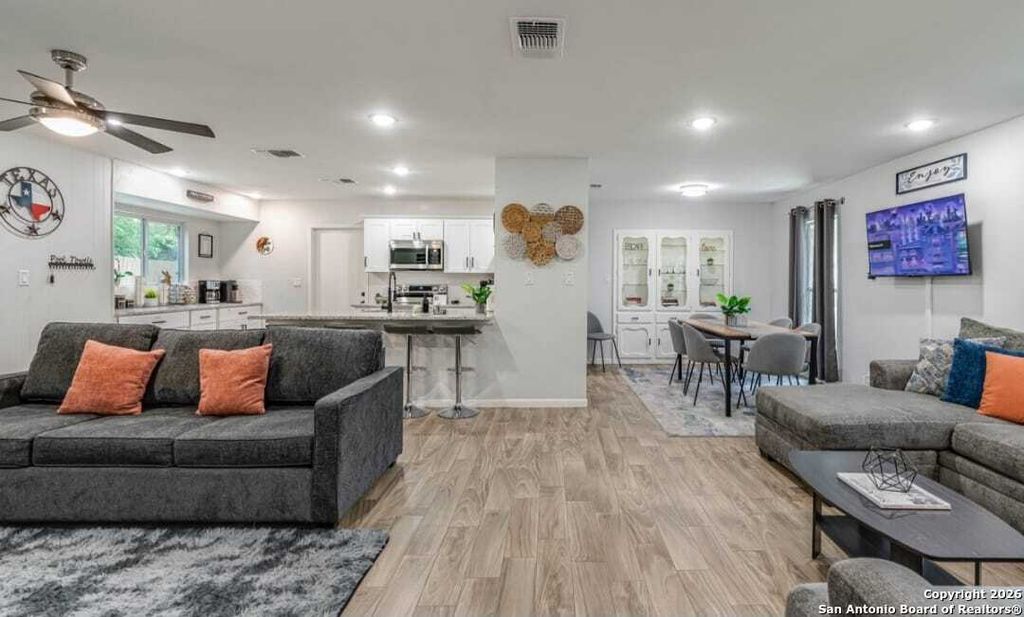 Photo of 4226 Flint Hill St, San Antonio, TX 78230 (MLS # 1933756)