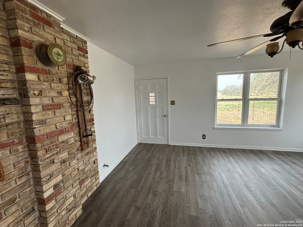 Photo of 74 N Las Gallinas, Pleasanton, TX 78064 (MLS # 2009287)