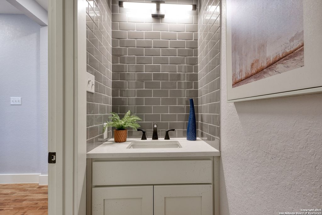 Photo of 1659 N Center Street, San Antonio, TX 78202 (MLS # 1915260)