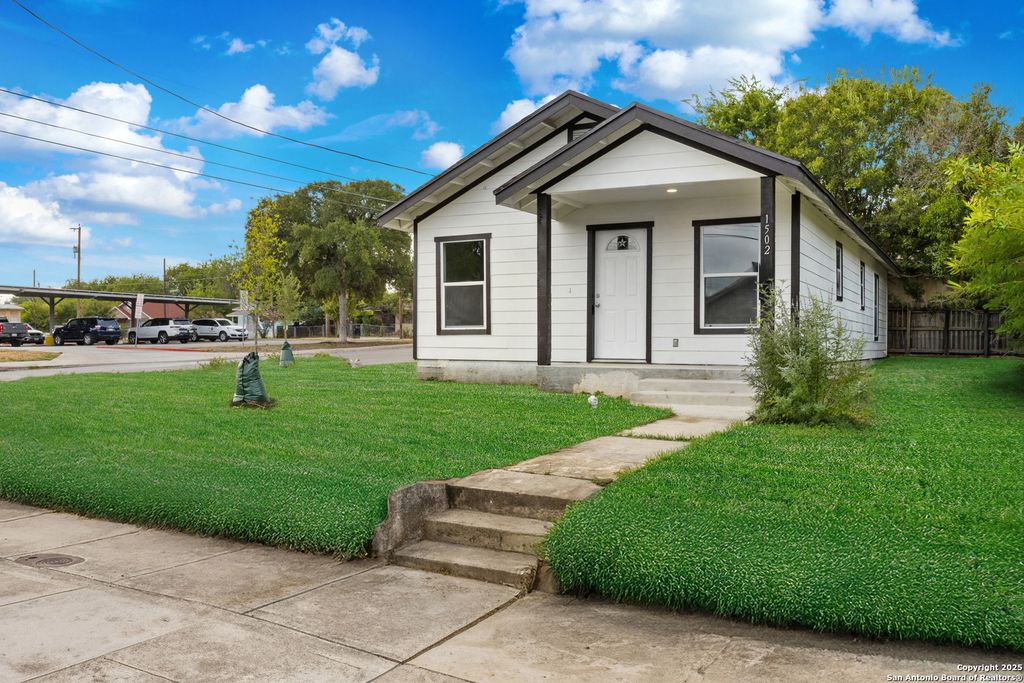 Photo of 1502 Menchaca, San Antonio, TX 78207 (MLS # 1898741)