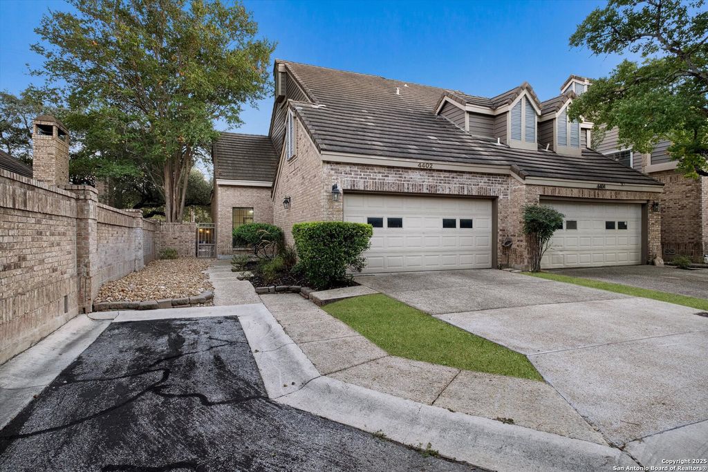 Photo of 4402 Bending Oak St, San Antonio, TX 78249 (MLS # 1916221)