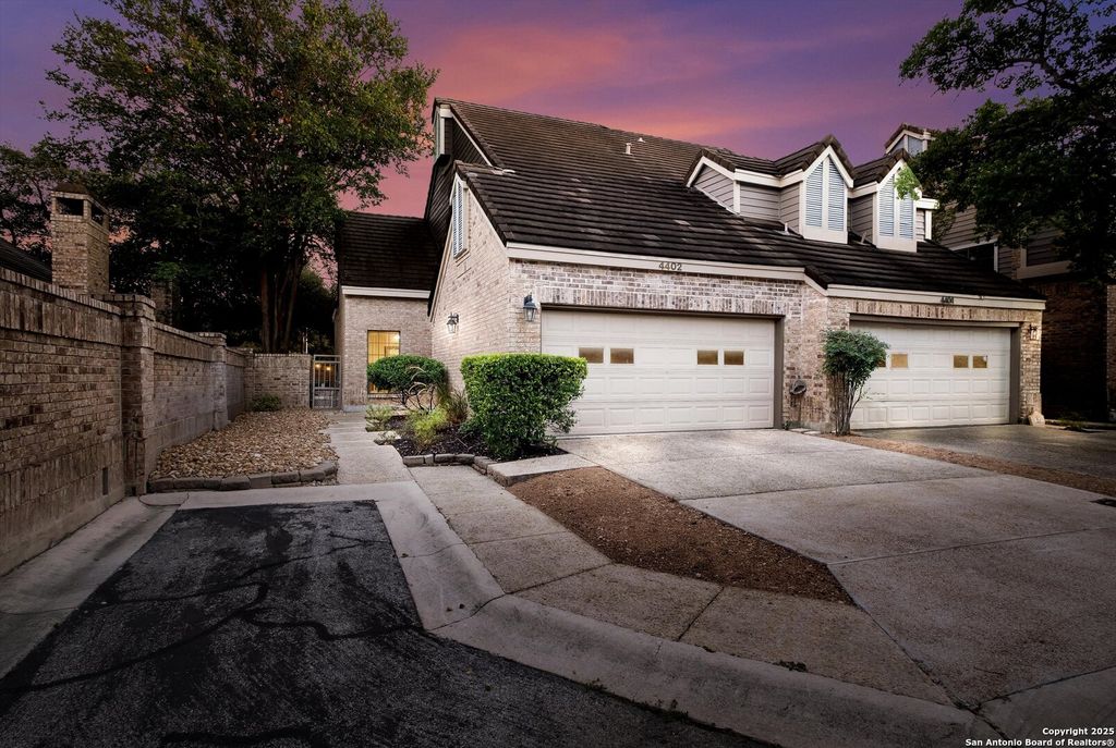 Photo of 4402 Bending Oak St, San Antonio, TX 78249 (MLS # 1916221)