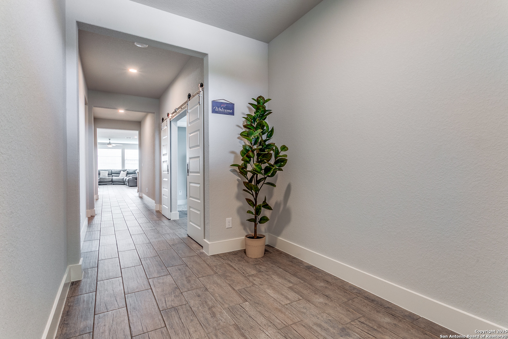 7015 Walkers Loop