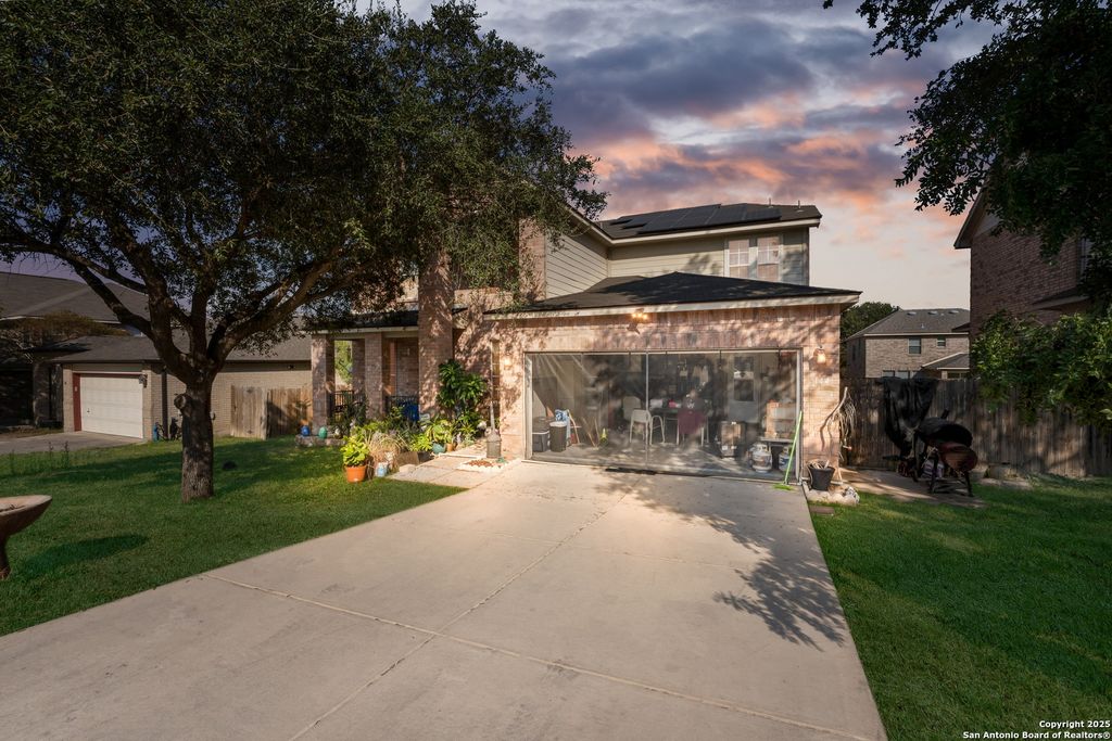Photo of 144 Springtree Blf, Cibolo, TX 78108 (MLS # 1915684)