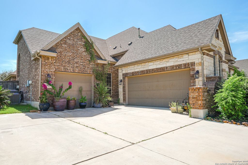 Photo of 5919 Dewdrop Ln, Converse, TX 78109 (MLS # 1908526)