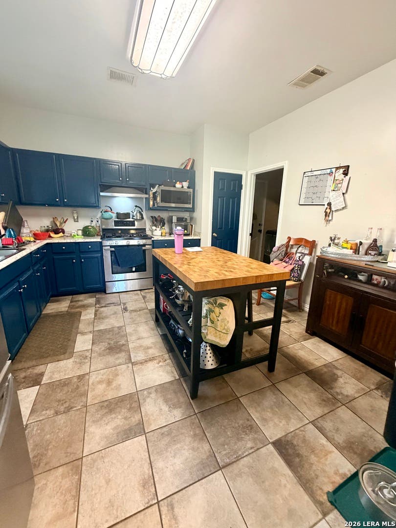 Photo of 7108 Cloudview, San Antonio, TX 78250 (MLS # 1973356)