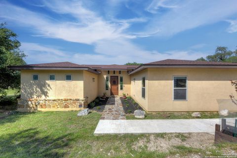 211 Comal Bulverde TX 78163