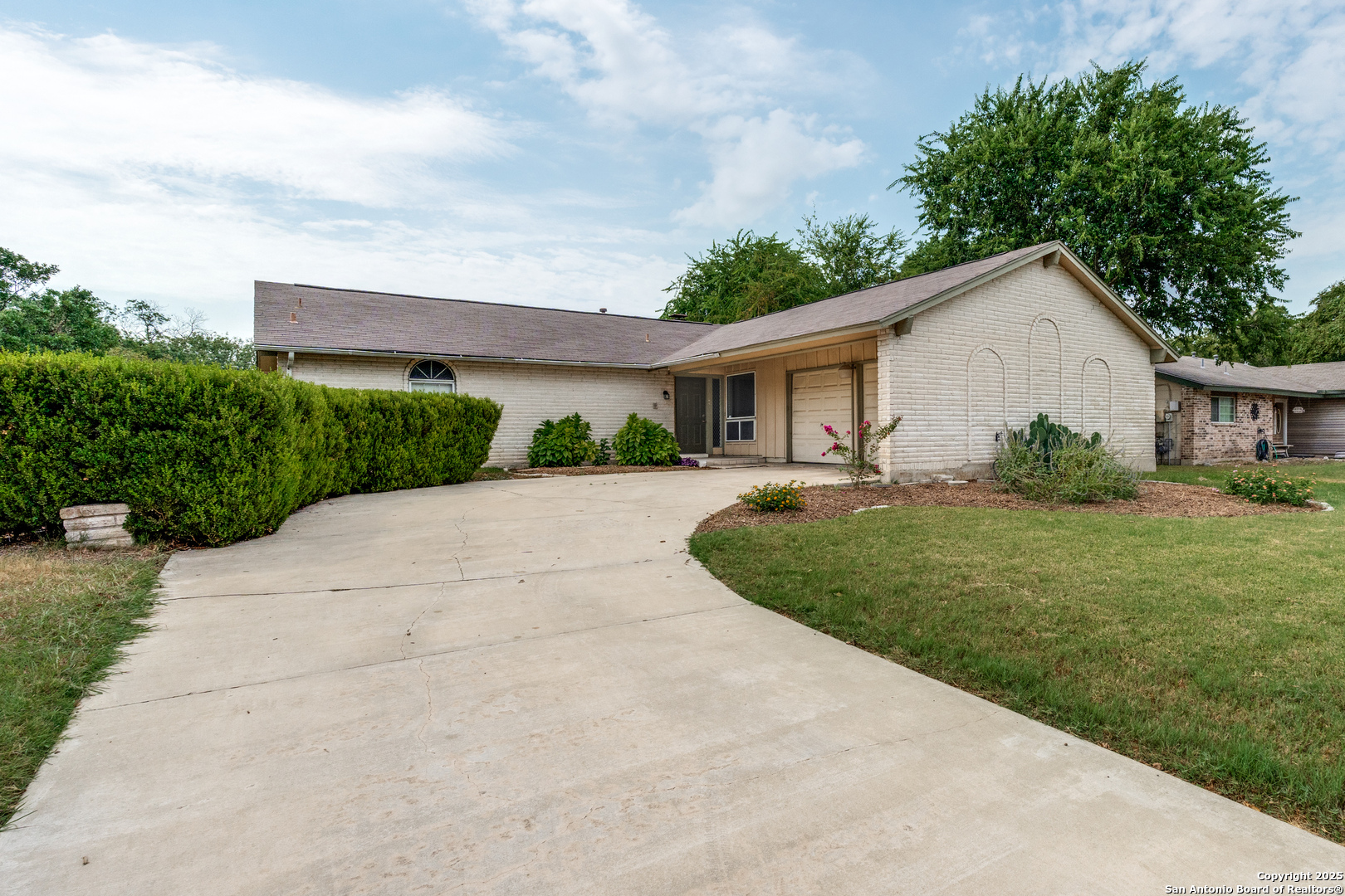 11218 El Sendero