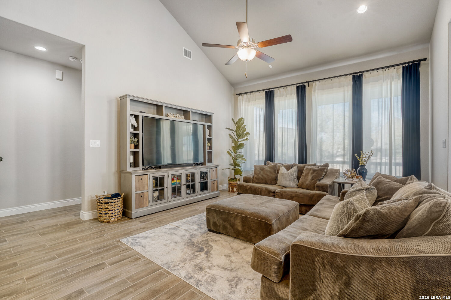 Search 1125 Cadogan Squire