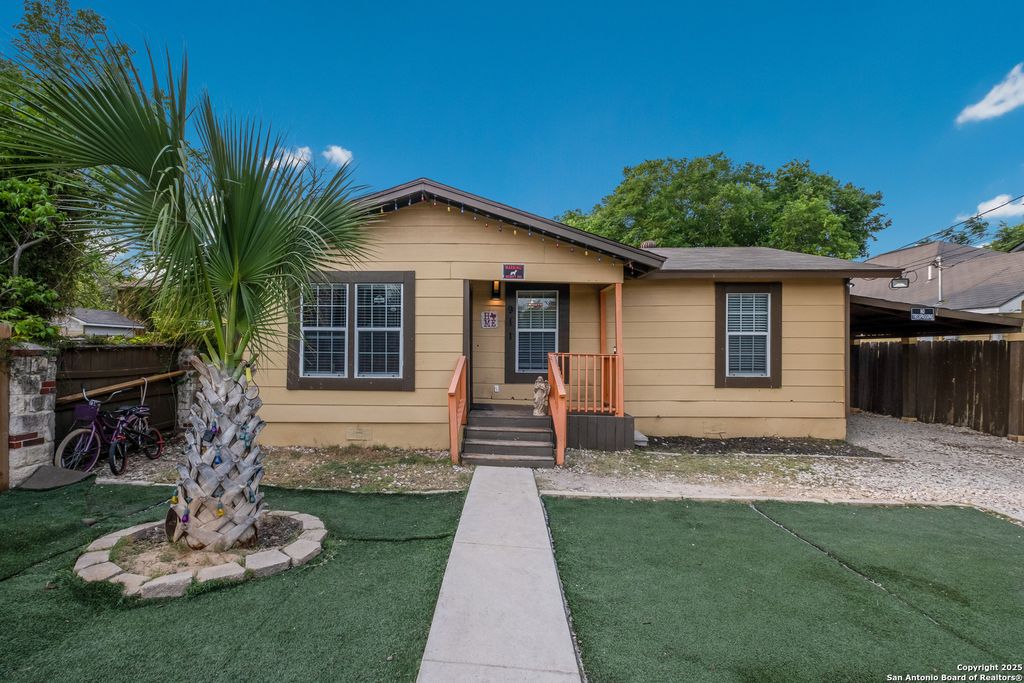 Photo of 911 Porter St, San Antonio, TX 78210 (MLS # 1917999)