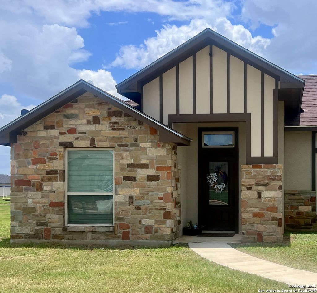 Photo of 1729 Vista View, Pleasanton, TX 78064 (MLS # 1883398)