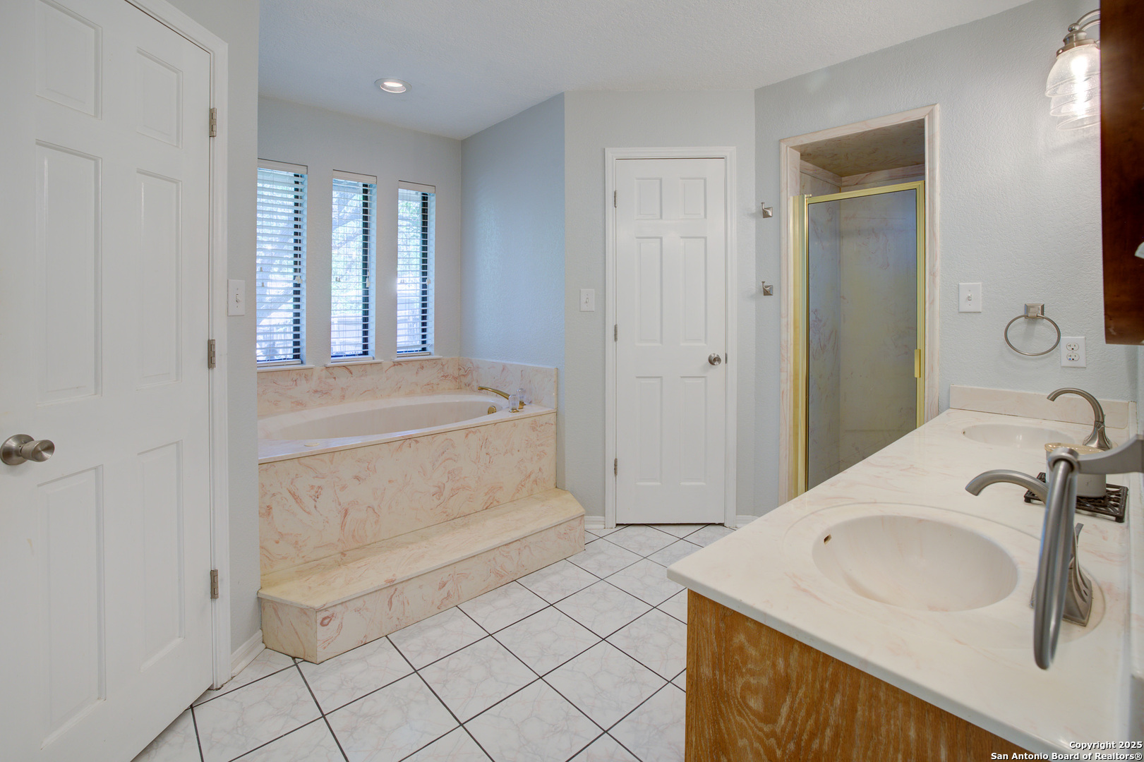 New Braunfels, Texas 78130, United States, 4 Bedrooms Bedrooms, ,3 BathroomsBathrooms,Residential,Active,105703