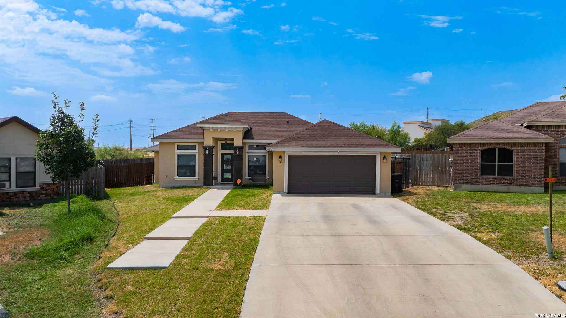 2740 OAK MANOR DR
