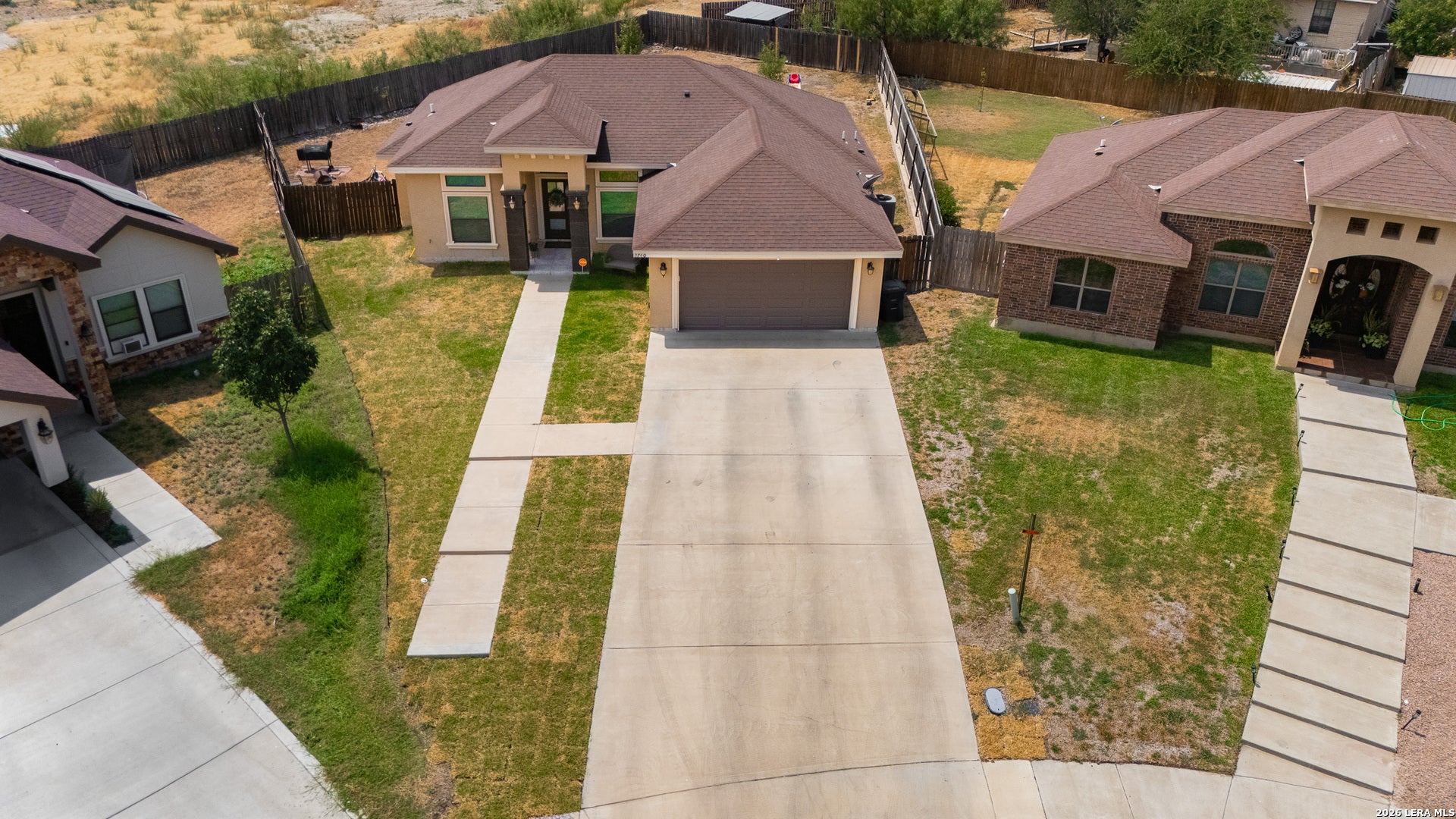 2740 OAK MANOR DR