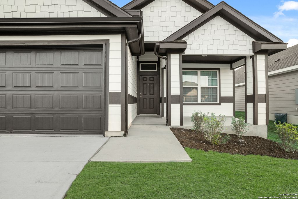 Photo of 1205 Sweden, Seguin, TX 78155 (MLS # 1925673)