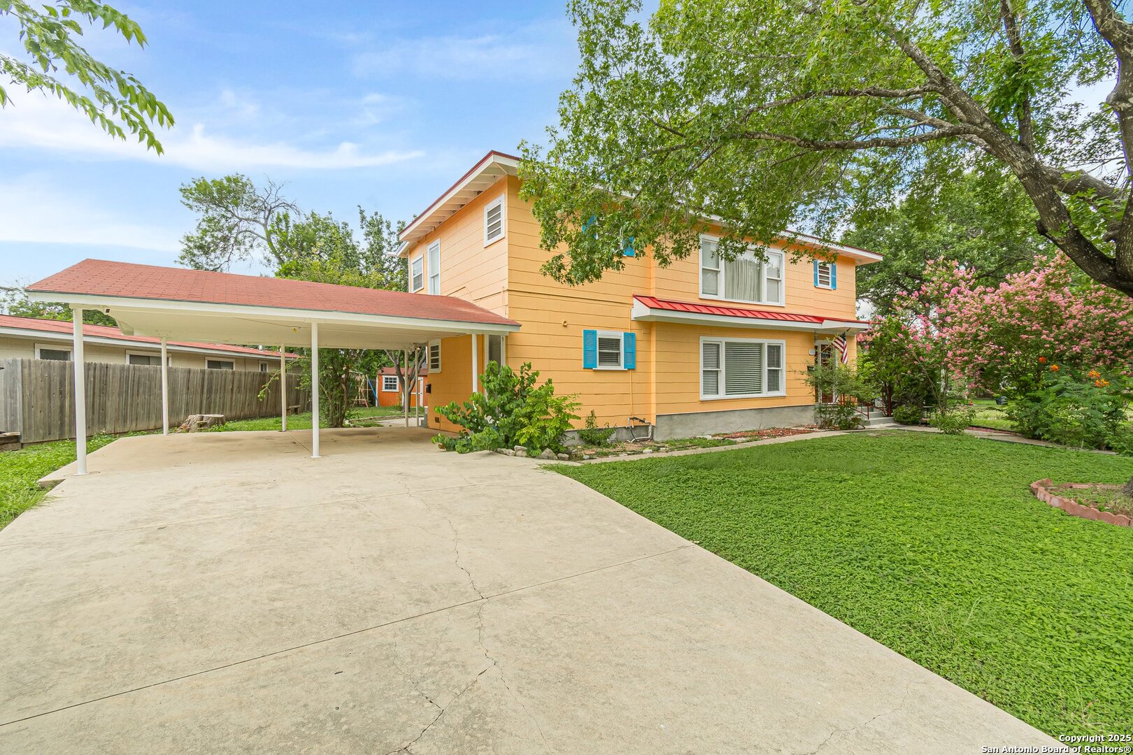 Photo 1 of 35 — 416 ALEXANDER HAMILTON DR, San Antonio, TX 78228