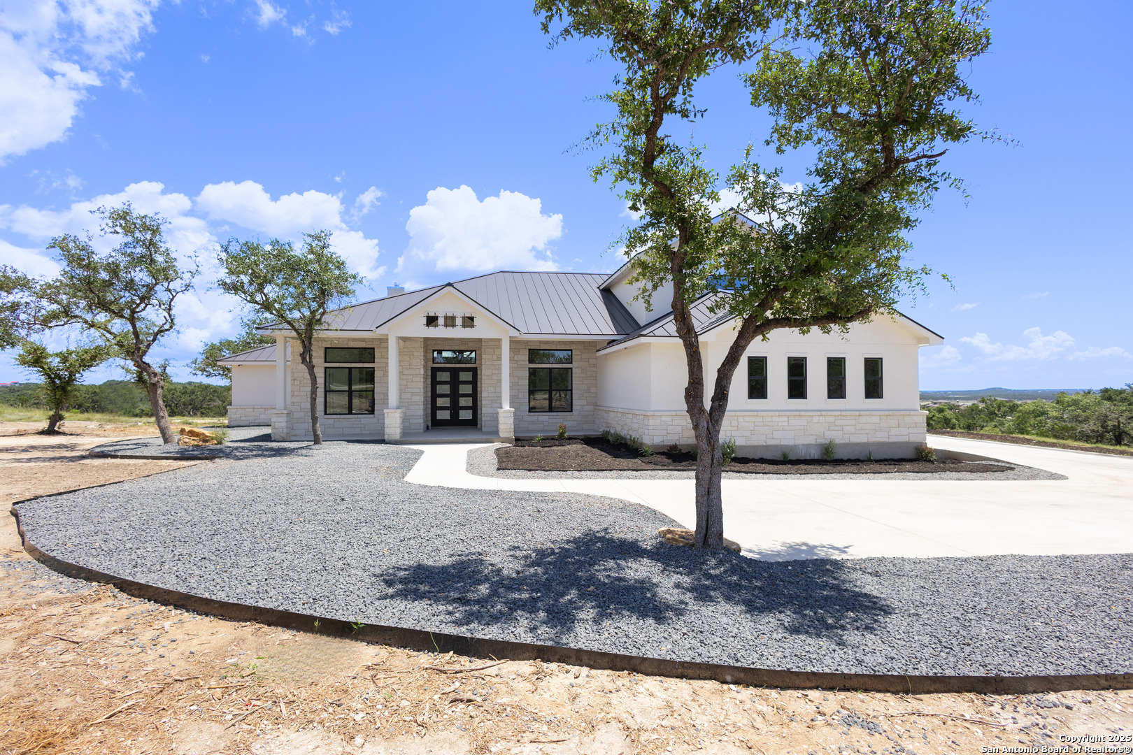 1193 Country Pike