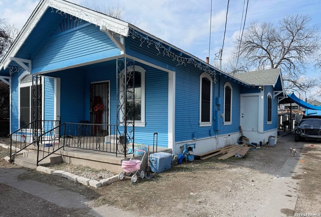 Photo of 1105 N Center St, San Antonio, TX 78202 (MLS # 1912931)