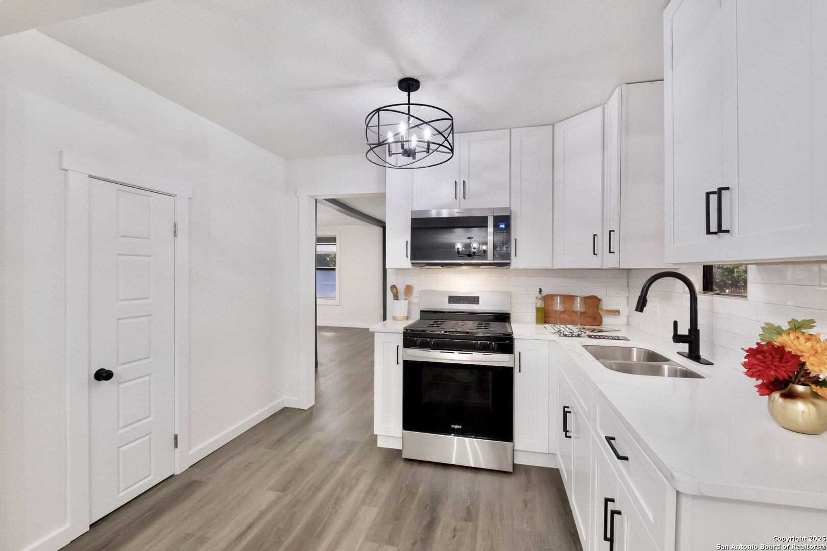 Photo 1 of 25 — 7218 Luna Ct, San Antonio, TX 78211