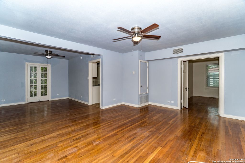 Photo of 254 CLOVERLEAF AVE 2 #2, Alamo Heights, TX 78209 (MLS # 1999243)