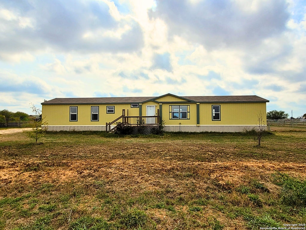 Photo of 2072 County Road 421, Stockdale, TX 78160 (MLS # 1923474)