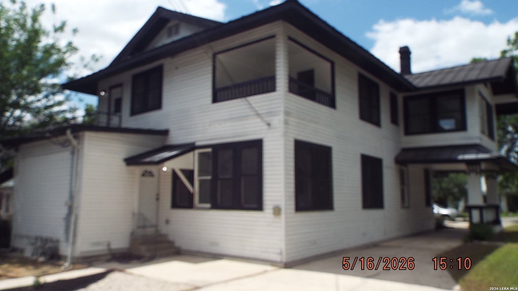 Photo of 940 W Mulberry DOWNSTAIRS, 1 #DOWNSTAIRS, 1, San Antonio, TX 78201 (MLS # 1973514)