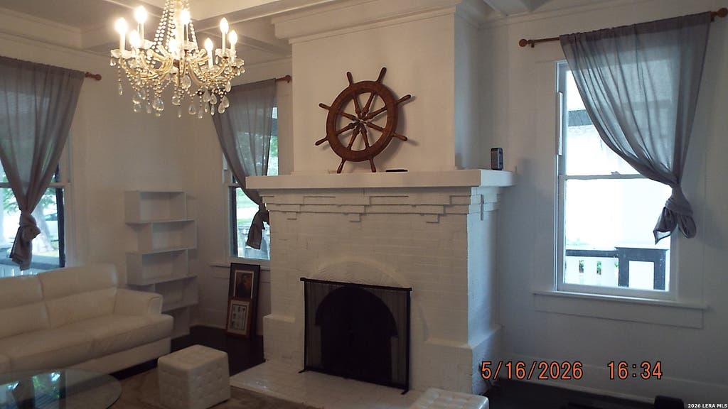 Photo of 940 W Mulberry DOWNSTAIRS, 1 #DOWNSTAIRS, 1, San Antonio, TX 78201 (MLS # 1973514)