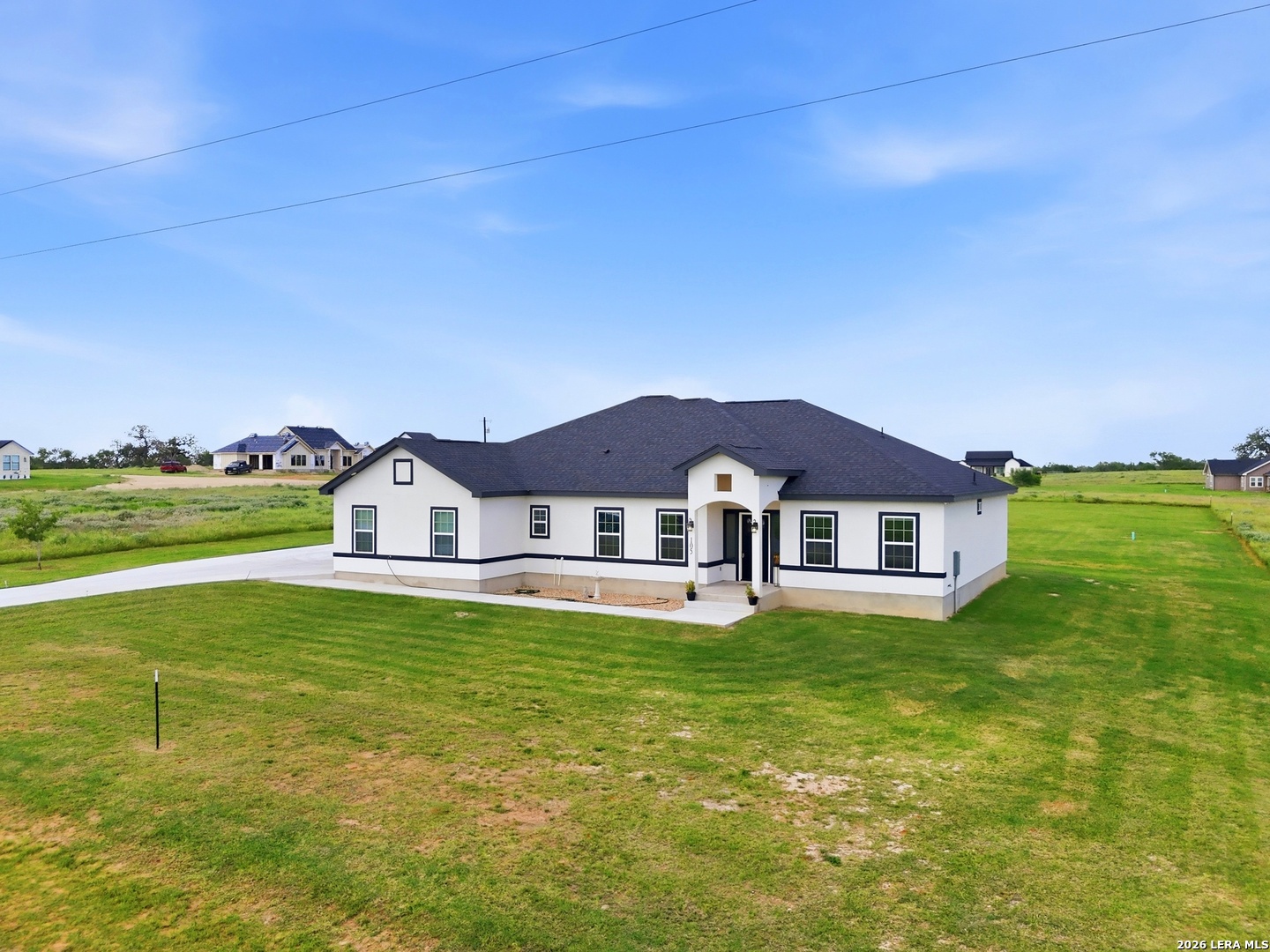 Photo 1 of 17 — 105 Hidden Cv, Floresville, TX 78114