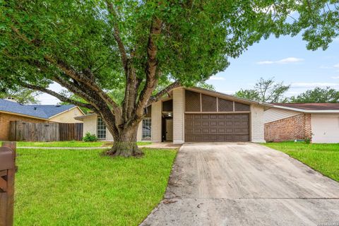 Photo of 5001 WEDGEWOOD DR, Schertz, TX 78108 (MLS # 1967626)