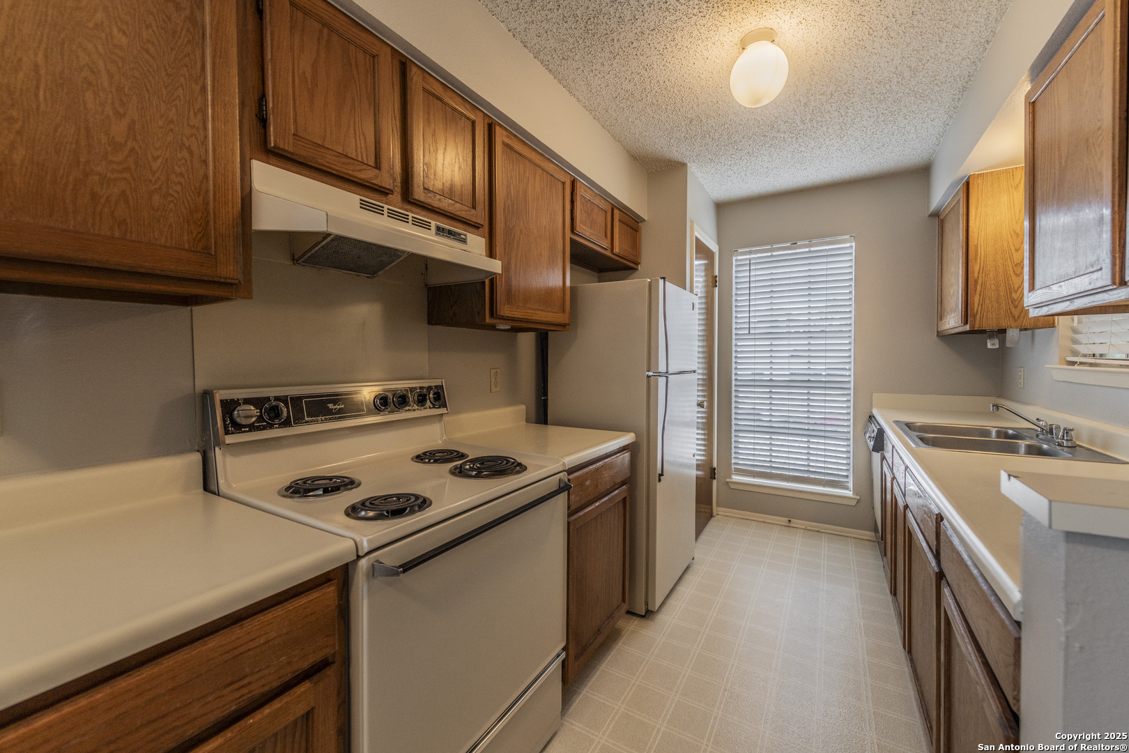 331 W mistletoe ave 201