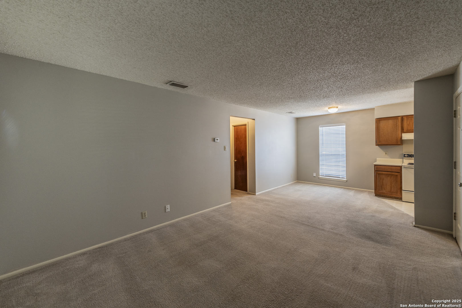 331 W mistletoe ave 201