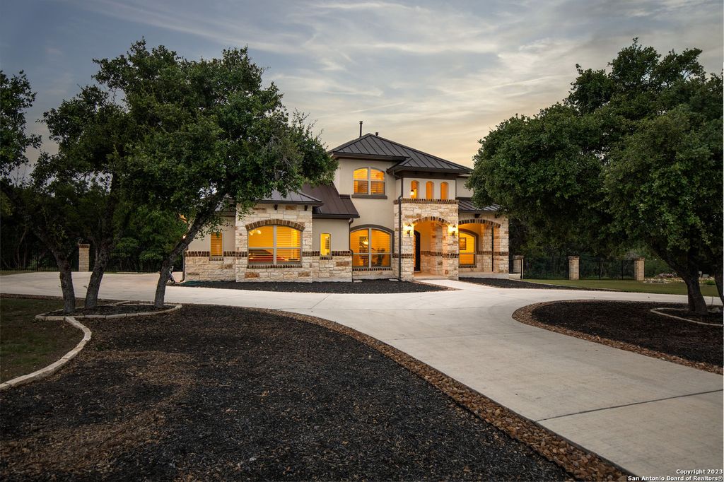 Photo of 138 SCARLET CT, Canyon Lake, TX 78133 (MLS # 1960459)