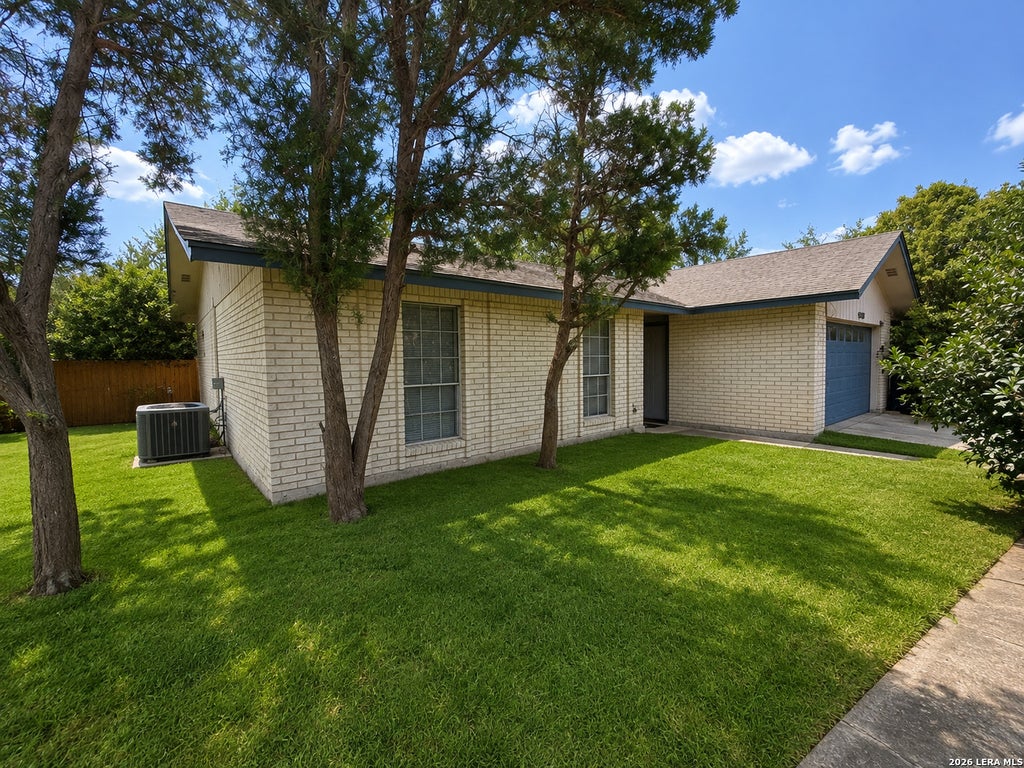 Photo of 13703 Dreamwood Dr, San Antonio, TX 78233 (MLS # 2024228)