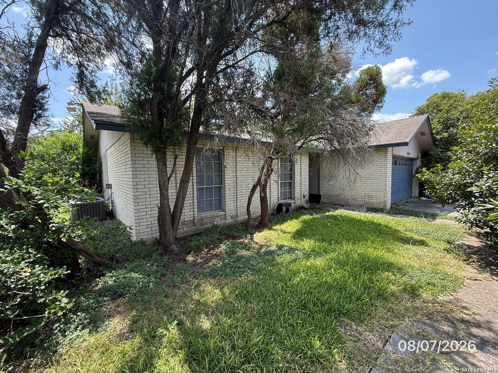 Photo of 13703 Dreamwood Dr, San Antonio, TX 78233 (MLS # 2024228)