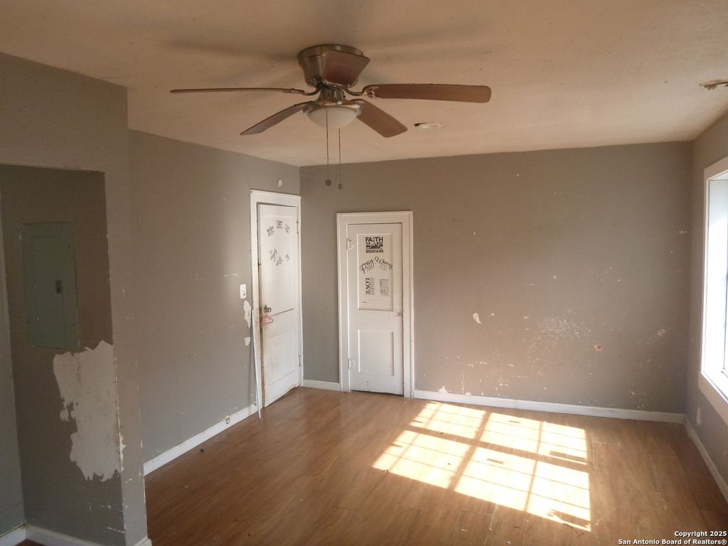 Photo of 819 N Hamilton, San Antonio, TX 78207 (MLS # 1926082)