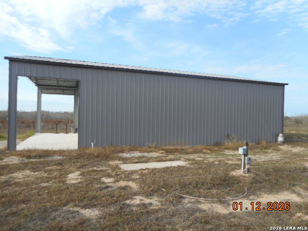 Photo of 368 Old Colony Rd, Seguin, TX 78155 (MLS # 1935456)