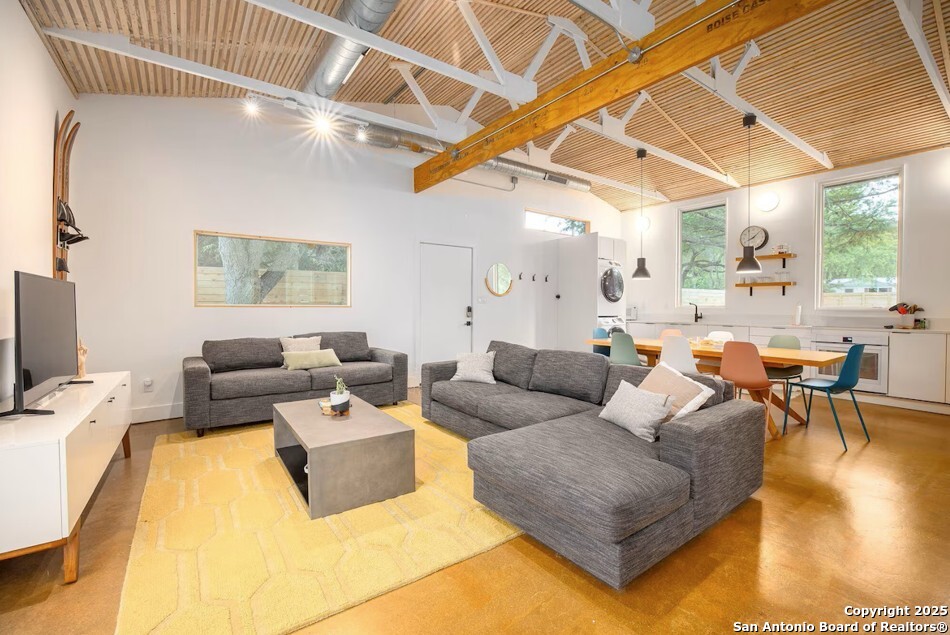 2420 Ponderosa